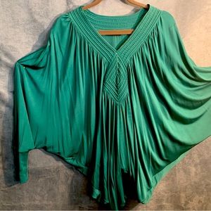 VINTAGE GREEN BUTTERFLY Blouse. Small that fits Large!